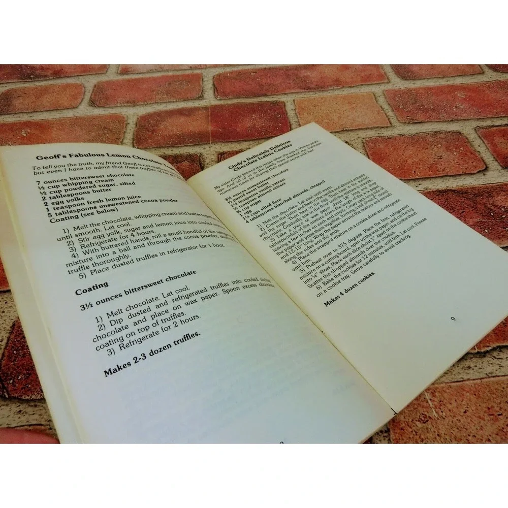 My Favorite Homemade Chocolate Recipes Cookbook by Violet Rutherford Vtg‎ 1988
